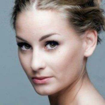 Stephanie E Stephanie E