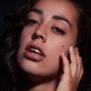 Esmee v L